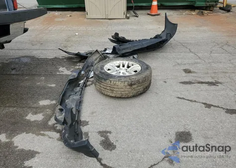 2016 Chevrolet Silverado 1500 1Lt из США, поврежденный, VIN 1GCVKREC6GZ335972